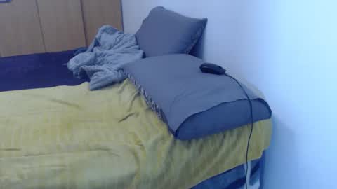 Ayanda online show from 10/02/25, 01:51