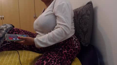 Ayanda online show from 10/15/25, 08:53