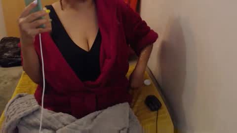 Ayanda online show from 04/24/26, 03:47