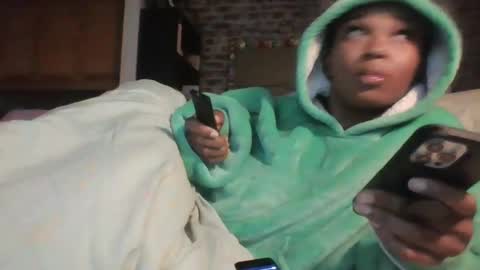 Danielle online show from 03/12/25, 05:02