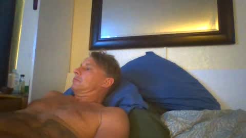 Snapshot of xxxelentdick chatting on 08/03/26, 08:35 deeeeznutz online show from 08/03/26, 08:35