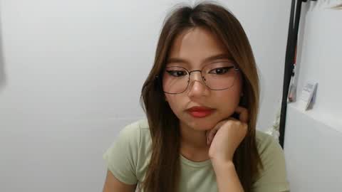 Snapshot of xxxforyouonlyxxx chatting on 02/12/25, 11:40 inday pinay online show from 02/12/25, 11:40