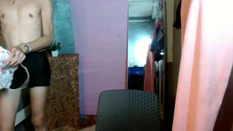 Snapshot of xxxfuckgirlyumsxxx chatting on 12/11/24, 05:37 Your Princess Yums online show from 12/11/24, 05:37