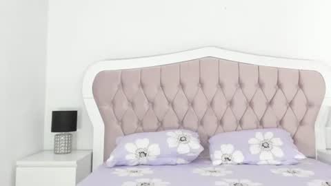 Elvira online show from 10/26/25, 04:18