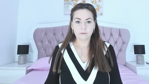 Elvira online show from 12/22/25, 07:16