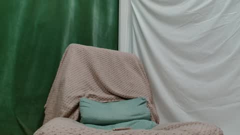 Lola online show from 04/10/26, 09:25