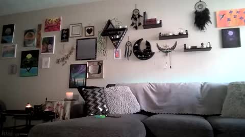 Lola online show from 10/21/25, 06:41