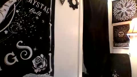 Misti online show from 11/26/25, 10:22