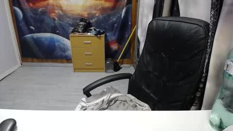 Lana online show from 10/15/25, 10:10