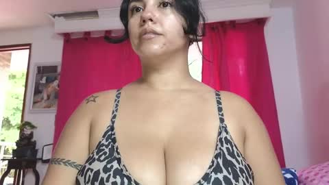 Snapshot of xxxtatianabustyxxx chatting on 04/30/26, 06:25 xxxtatianabustyxxx online show from 04/30/26, 06:25