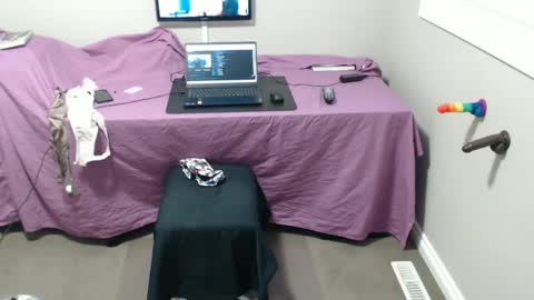 Snapshot of xxxxbrad chatting on 02/04/25, 10:13 xxxxbrad online show from 02/04/25, 10:13