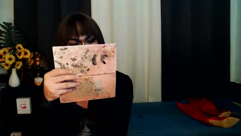 Snapshot of xyournightmarequeenx chatting on 03/04/25, 03:22 QueenMarina online show from 03/04/25, 03:22