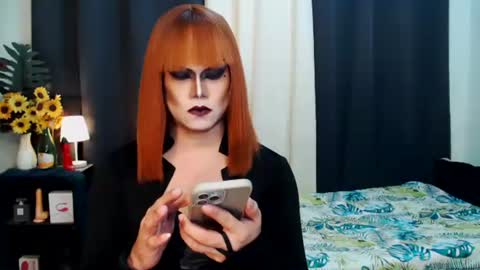 Snapshot of xyournightmarequeenx chatting on 09/17/25, 02:08 QueenMarina online show from 09/17/25, 02:08
