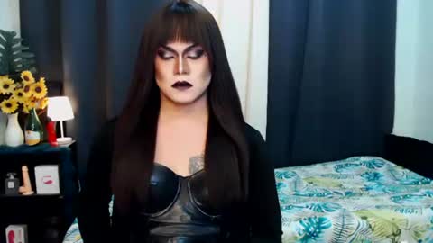 Snapshot of xyournightmarequeenx chatting on 09/21/25, 03:13 QueenMarina online show from 09/21/25, 03:13