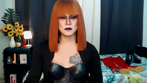Snapshot of xyournightmarequeenx chatting on 10/17/25, 09:23 QueenMarina online show from 10/17/25, 09:23