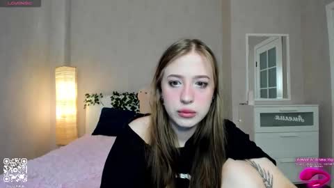 Lina online show from 09/27/25, 09:03