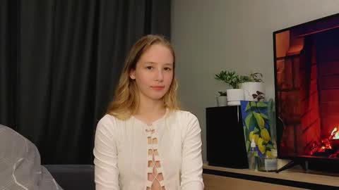 Snapshot of y0ur_sunshine__ chatting on 02/11/26, 04:56 Eva online show from 02/11/26, 04:56