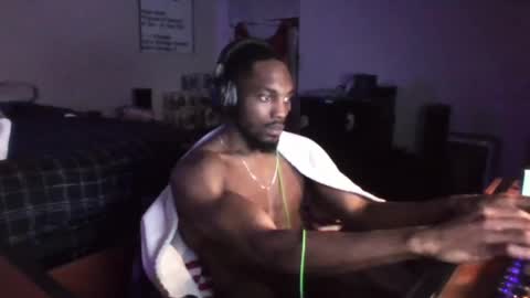 y_sticky online show from 03/09/25, 04:49