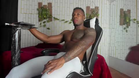 yacksson_lawrence online show from 10/01/25, 03:01