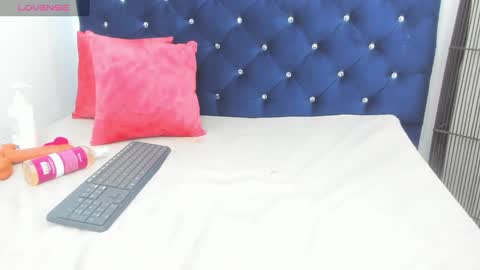 yaiza_sexylovee online show from 10/25/25, 11:43