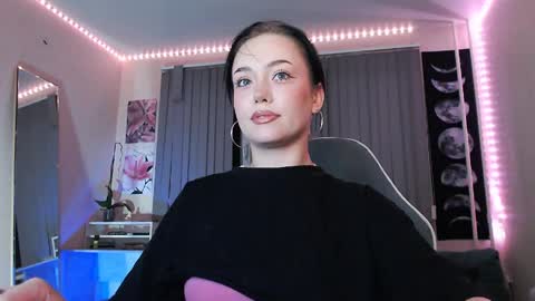 Snapshot of yamilean chatting on 06/10/26, 09:14 Yami online show from 06/10/26, 09:14