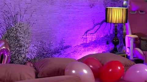 Snapshot of yamirakem chatting on 02/15/25, 01:10 Yamira online show from 02/15/25, 01:10