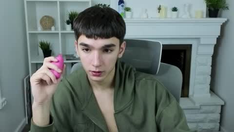 yamitwink online show from 11/12/25, 08:41