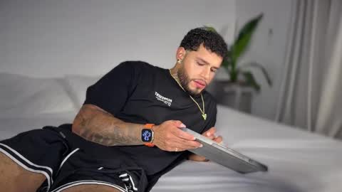 Snapshot of yamp_bigcock chatting on 11/09/25, 12:53 yamp sambrano online show from 11/09/25, 12:53