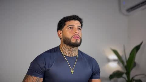 Snapshot of yamp_bigcock chatting on 11/12/25, 10:52 yamp sambrano online show from 11/12/25, 10:52