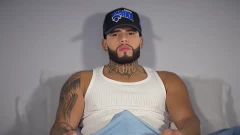 Snapshot of yamp_bigcock chatting on 11/14/25, 02:10 yamp sambrano online show from 11/14/25, 02:10