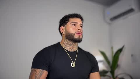 Snapshot of yamp_bigcock chatting on 11/15/25, 01:58 yamp sambrano online show from 11/15/25, 01:58