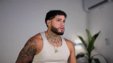 Snapshot of yamp_bigcock chatting on 11/22/25, 03:05 yamp sambrano online show from 11/22/25, 03:05