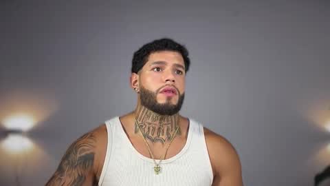 Snapshot of yamp_bigcock chatting on 11/23/25, 01:16 yamp sambrano online show from 11/23/25, 01:16