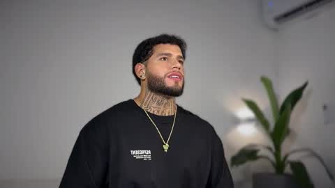 Snapshot of yamp_bigcock chatting on 11/26/25, 03:18 yamp sambrano online show from 11/26/25, 03:18