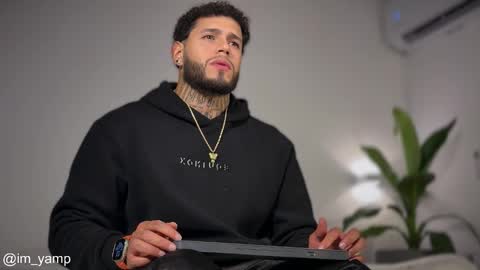 Snapshot of yamp_bigcock chatting on 12/03/25, 01:24 yamp sambrano online show from 12/03/25, 01:24