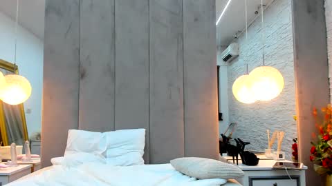 Yana  online show from 12/31/24, 12:32