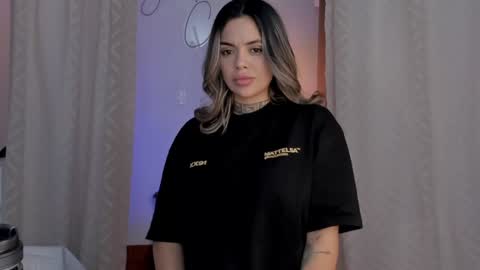 YANDRA CELIS online show from 01/14/25, 04:36