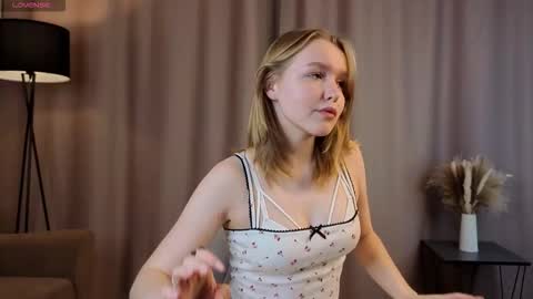 Kate online show from 10/19/25, 03:01