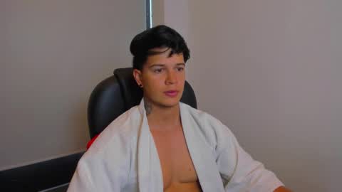 new here online show from 12/01/25, 12:10