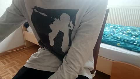 Snapshot of yanp541 chatting on 11/06/25, 12:17 yanp541 online show from 11/06/25, 12:17