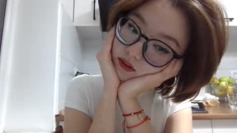 Snapshot of yanverfaille chatting on 10/03/25, 06:16 Lily online show from 10/03/25, 06:16