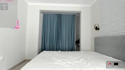 Snapshot of yanyaan chatting on 12/16/25, 08:47 Yana online show from 12/16/25, 08:47