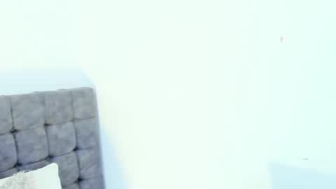 Snapshot of yara_mohamed chatting on 11/12/25, 12:05 Yara online show from 11/12/25, 12:05