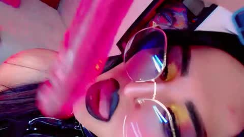 yarethrousss online show from 11/27/25, 06:26