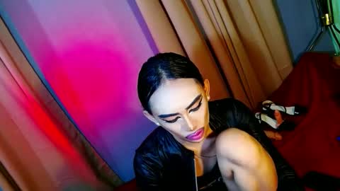 Snapshot of yasii19 chatting on 01/07/25, 07:17 miss yasii online show from 01/07/25, 07:17