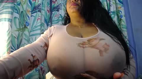 Snapshot of yasmin_bigtits chatting on 12/26/24, 02:16 Yasmin online show from 12/26/24, 02:16