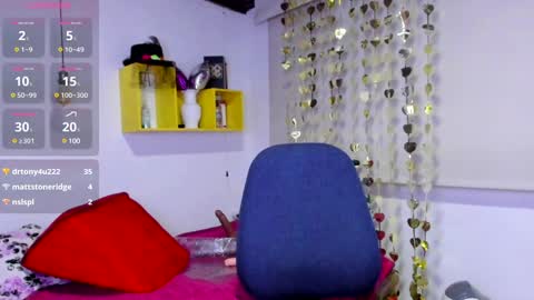 Snapshot of yasmin_goldenst chatting on 01/03/25, 10:40 Yasemin online show from 01/03/25, 10:40
