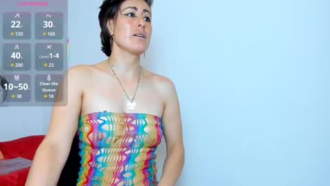 Snapshot of yasmin_goldenst chatting on 09/25/25, 08:34 Yasemin online show from 09/25/25, 08:34