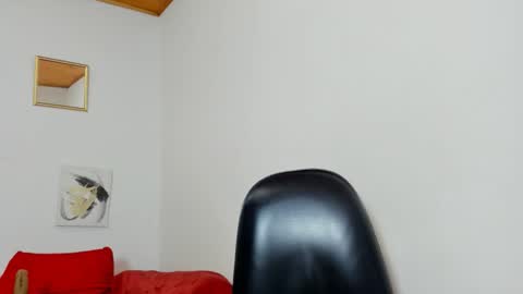 Yasemin online show from 12/05/25, 10:46