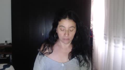 Snapshot of yasmin_love85 chatting on 12/17/24, 03:28 yasmin_love85 online show from 12/17/24, 03:28